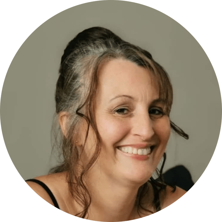 Tracy Hannah, co-founder and wedding photographer at Hannah Clegg Photography in South Wales.